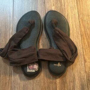 Sanuk Yoga sandals